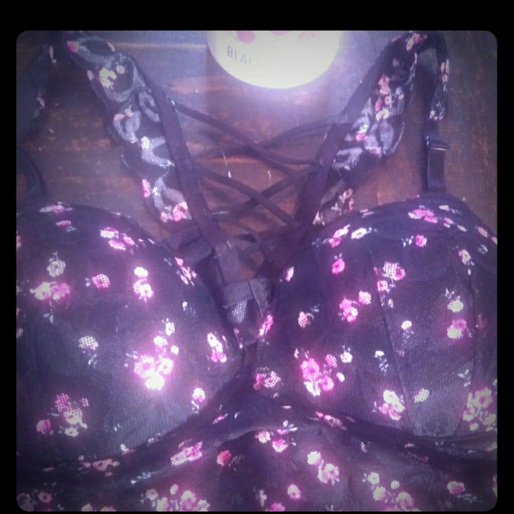 Do not purchase!!!!!!!!!!!!!Vs bra